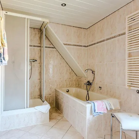 Lovely Holiday In With Terrace And Garden Tatil Evi Rottendorf